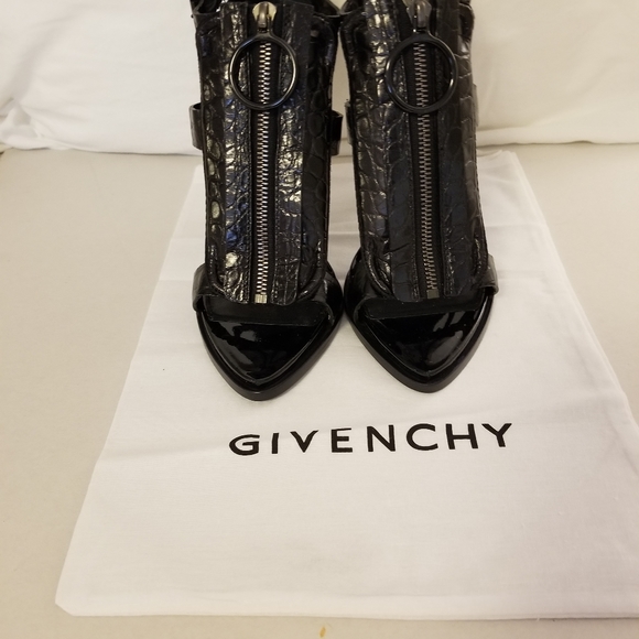 *Host Pick* Givenchy Black Leather Sandals Heels Authentic - Picture 7 of 9